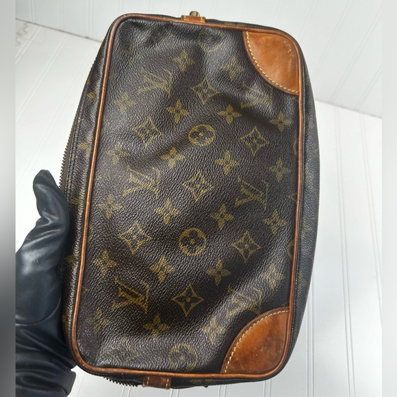 Louis Vuitton
Marly Dragonne GM Clutch Bag - Picture 4 of 14